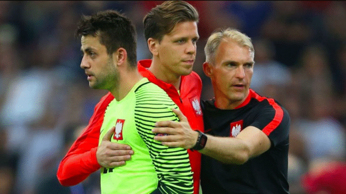 Jarosław Tkocz with Poland goalkeepers Łukasz Fabiański and Wojciech Szczęsny during national team preparations.