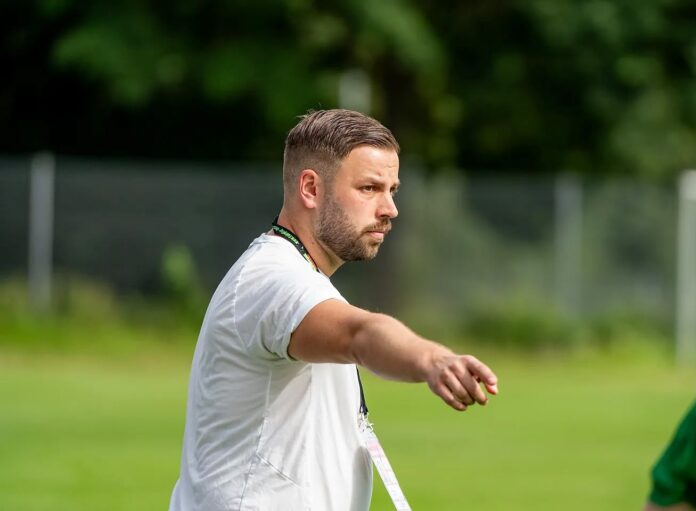 Matthias Güldener coaching on the pitch