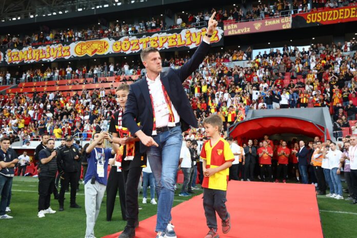 Ivan Mance on the pitch at Goztepe, where he serves as Director of Football and has helped drive the club’s sporting development.