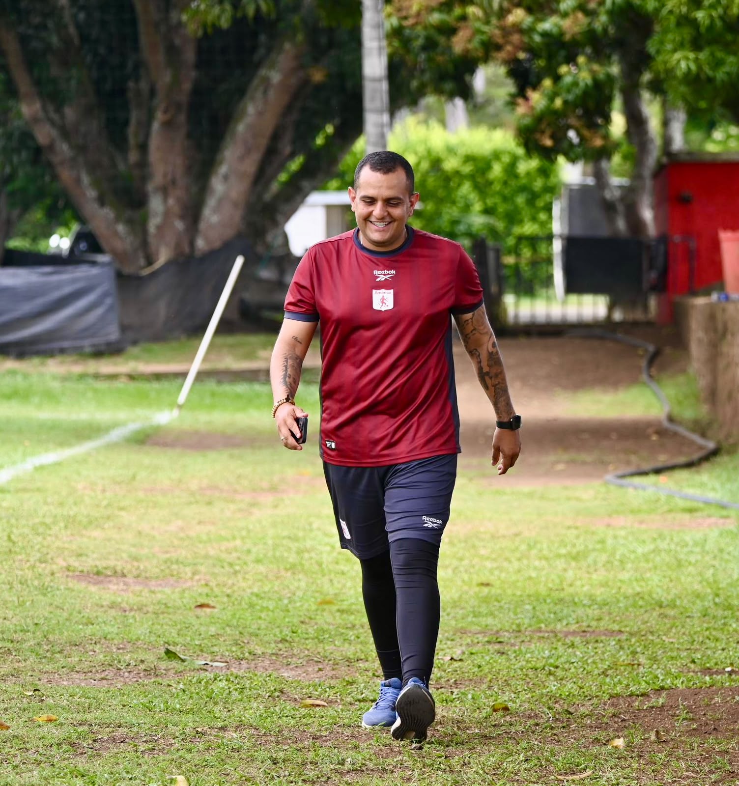 Juan David Díaz Florián at América de Cali, where he has worked across academy and professional football environments.